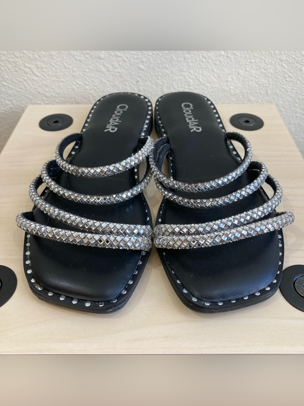 CloudAiR Black Rhinestone Flat Sandals Size 6.5 Strappy - Picture 3 of 10